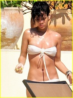 Rihanna Nude Pictures