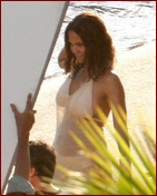 halle-berry_05.jpg - 101 KB