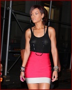 rihanna_03.jpg - 130 KB