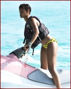 rihanna_08.jpg - 113 KB