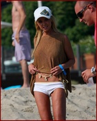 tara-reid_01.jpg - 123 KB