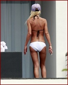 tara-reid_03.jpg - 64 KB