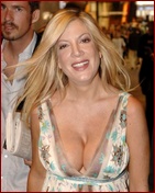 tori-spelling_05.jpg - 127 KB