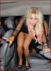 Amelia Lily Nude Pictures