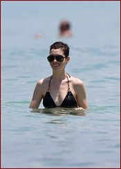 Anne Hathaway Nude Pictures