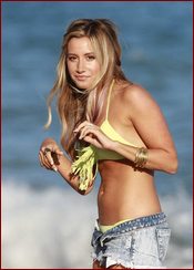 Ashley Tisdale Nude Pictures