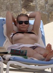 Chelsea Handler Nude Pictures