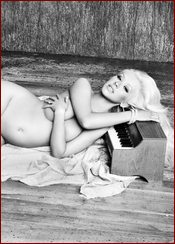 Christina Aguilera Nude Pictures