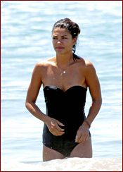 Jessica Szohr Nude Pictures