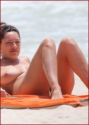 Kelly Brook Nude Pictures