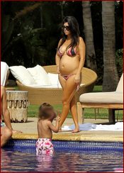 Kourtney Kardashian Nude Pictures