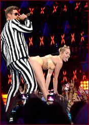 Miley Cyrus Nude Pictures