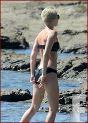 Miley Cyrus Nude Pictures