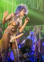 Miley Cyrus Nude Pictures