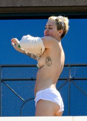 Miley Cyrus Nude Pictures