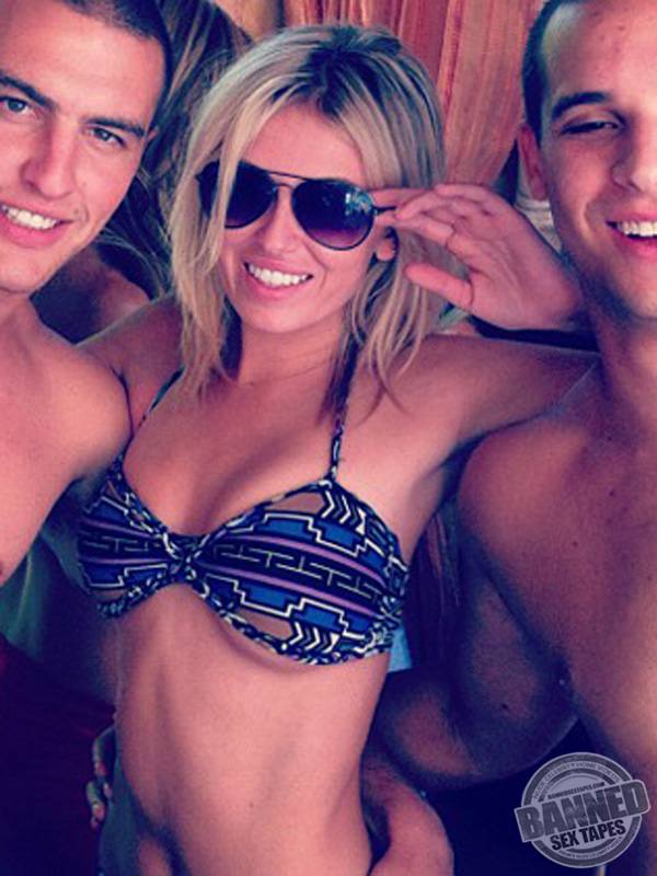 Paulina Gretzky Nude Pics. 