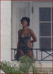 Rihanna Nude Pictures