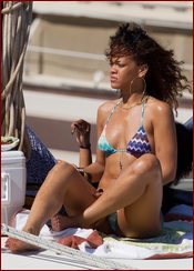 Rihanna Nude Pictures