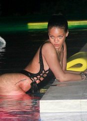 Rihanna Nude Pictures