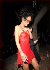 Rihanna Nude Pictures