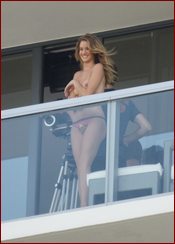 Rosie Huntington-Whiteley Nude Pictures