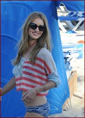 Rosie Huntington-Whiteley Nude Pictures