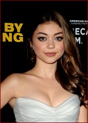 Sarah Hyland Nude Pictures