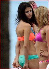 Selena Gomez Nude Pictures