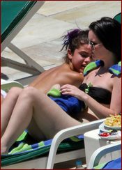 Selena Gomez Nude Pictures