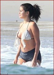 Selena Gomez Nude Pictures