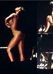 Selena Gomez Nude Pictures