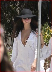 Selena Gomez Nude Pictures