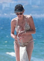 Sharon Stone Nude Pictures