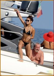 Vanessa Hudgens Nude Pictures