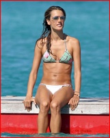 alessandra-ambrosio_06.jpg - 163 KB