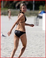 annalynne-mccord_13.jpg - 148 KB