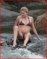 charlize-theron_12.jpg - 193 KB