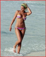 danielle-lloyd_03.jpg - 67 KB