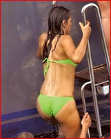 elizabeth-hurley_06.jpg - 180 KB