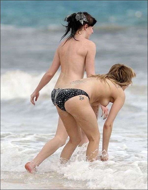 Peaches Geldof fully naked at TheFreeCelebrityMovieArchive.com! 