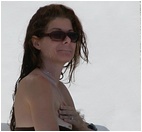 debra-messing_28013.jpg - 92 KB