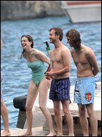 Anne Hathaway Nude Pictures