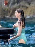 Anne Hathaway Nude Pictures